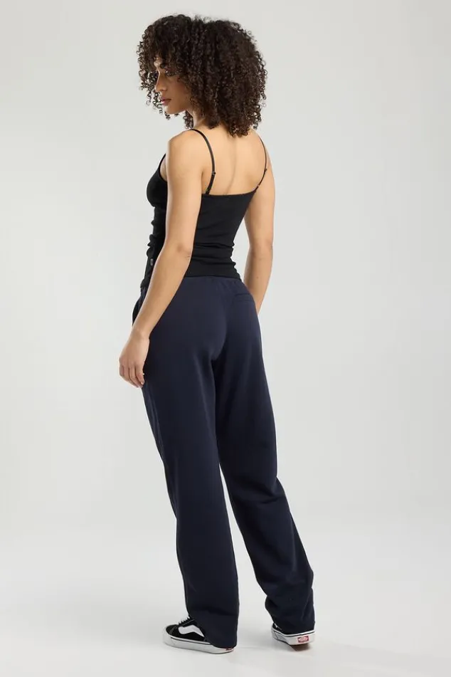 America Today Joggingbroeken|Broeken^Joggingbroek Cara weatbroek et twee zijzakken heeft een taieband et trekkoord