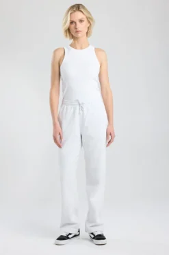 America Today Joggingbroeken|Broeken^Joggingbroek Cara weatbroek et twee zijzakken heeft een taieband et trekkoord