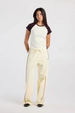 America Today New In|Joggingbroeken^Joggingbroek Cath ooe fit joggingbroek et piping