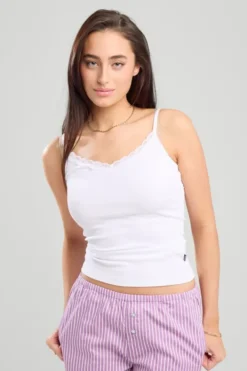 America Today T-Shirts & Tops|Ondergoed & Lounge^inget Grace Grace et een kanten V-haijn