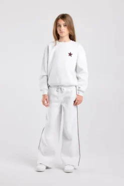 America Today Truien & Vesten|New In^sweater Stazie Jr Oversized sweater met front en back patch