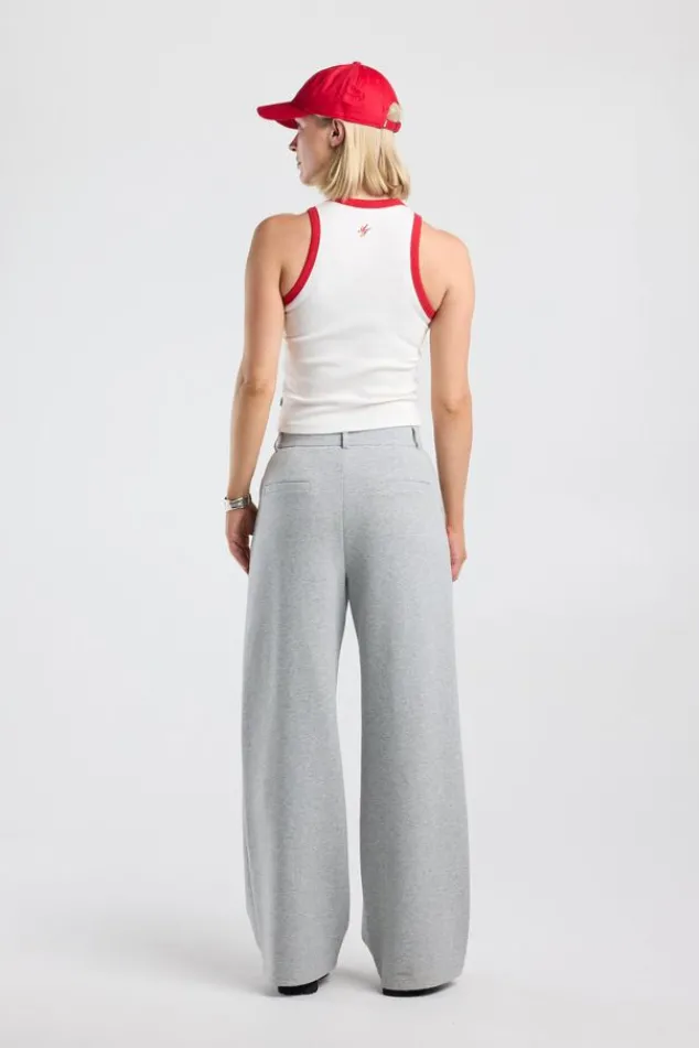 America Today New In|T-Shirts & Tops^Tanktop Goya i fit tanktop et borduring op de rug