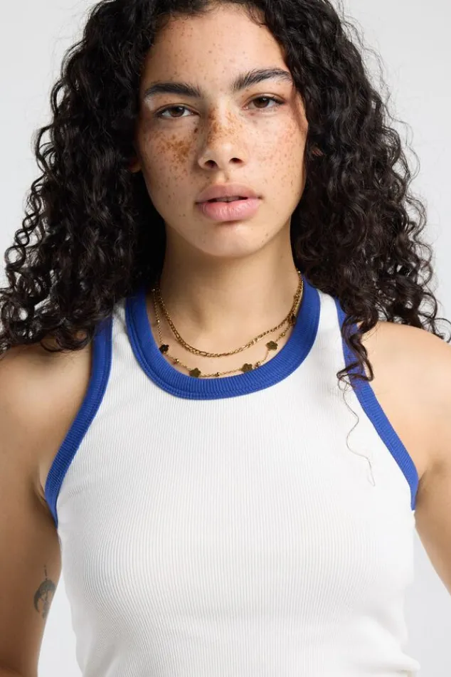 America Today New In|T-Shirts & Tops^Tanktop Goya i fit tanktop et borduring op de rug