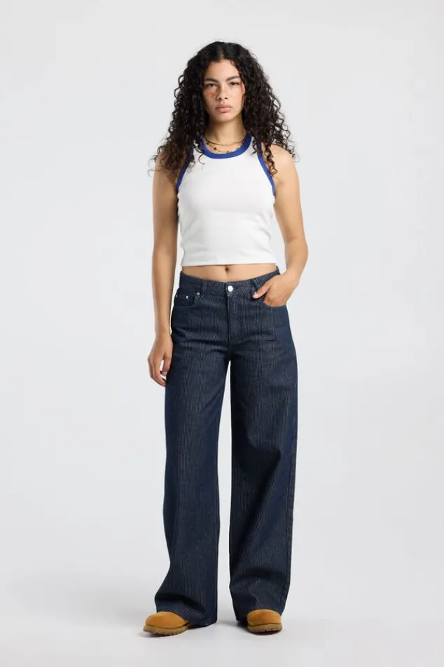America Today New In|T-Shirts & Tops^Tanktop Goya i fit tanktop et borduring op de rug
