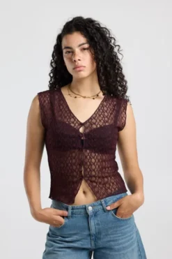 America Today New In|T-Shirts & Tops^Top Gini ouwoze kanten top et V-ha en knoopje