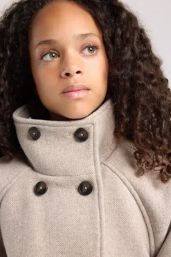America Today Jassen & Regenjassen|New In^Trenchcoat Jany jr korte trenchcoat met opstaande kraag