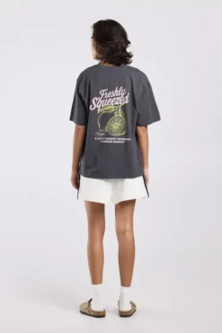 America Today T-Shirts & Tops^T-hirt Einor ooe fit t-hirt et print op bort en rug