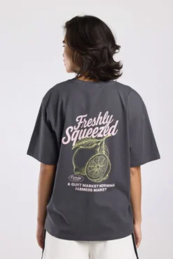 America Today T-Shirts & Tops^T-hirt Einor ooe fit t-hirt et print op bort en rug