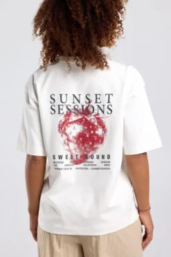 America Today T-Shirts & Tops^T-hirt Enna overized t-hirt et print op de achterkant
